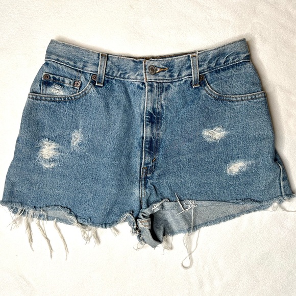 Vintage Levi’s 550 Relaxed Fit Denim Jean Shorts - Picture 1 of 3